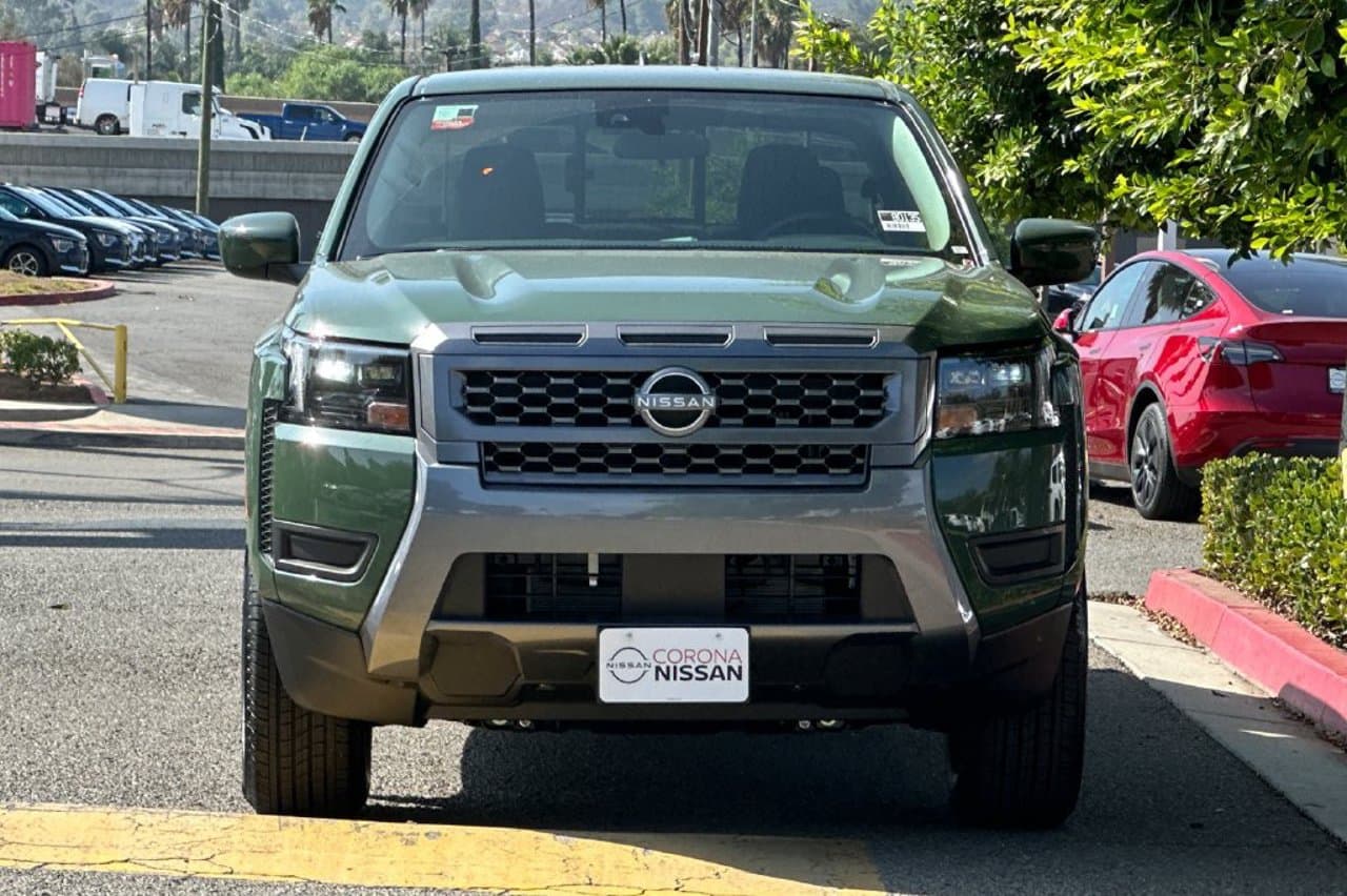 2027 Nissan Frontier SV 7