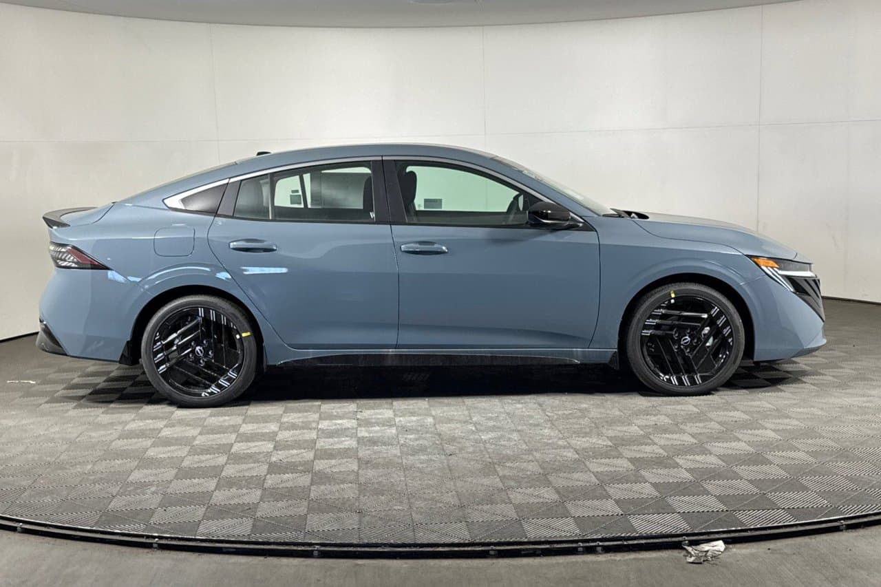 2027 Nissan Sentra SR 2