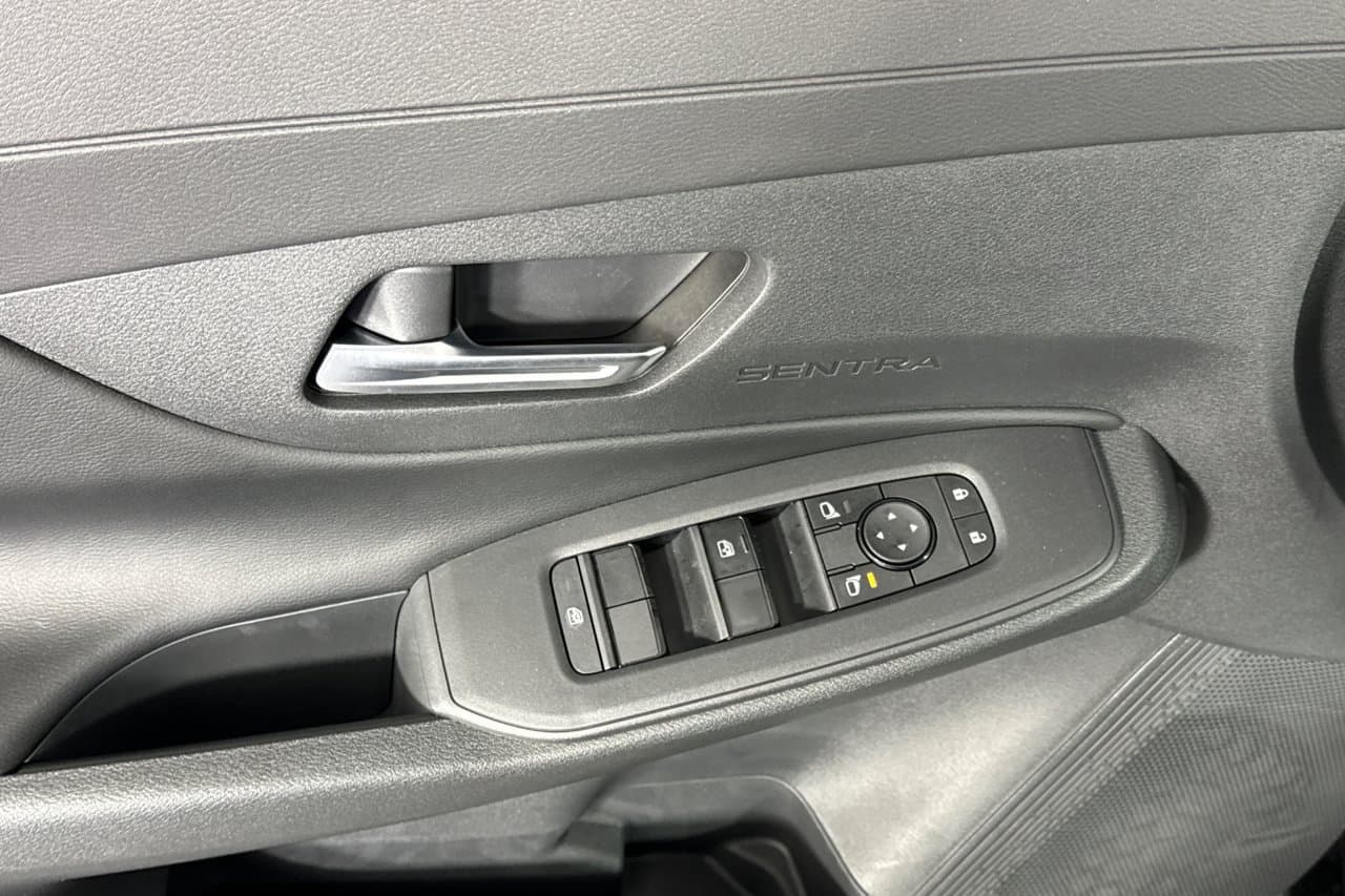 2027 Nissan Sentra S 8