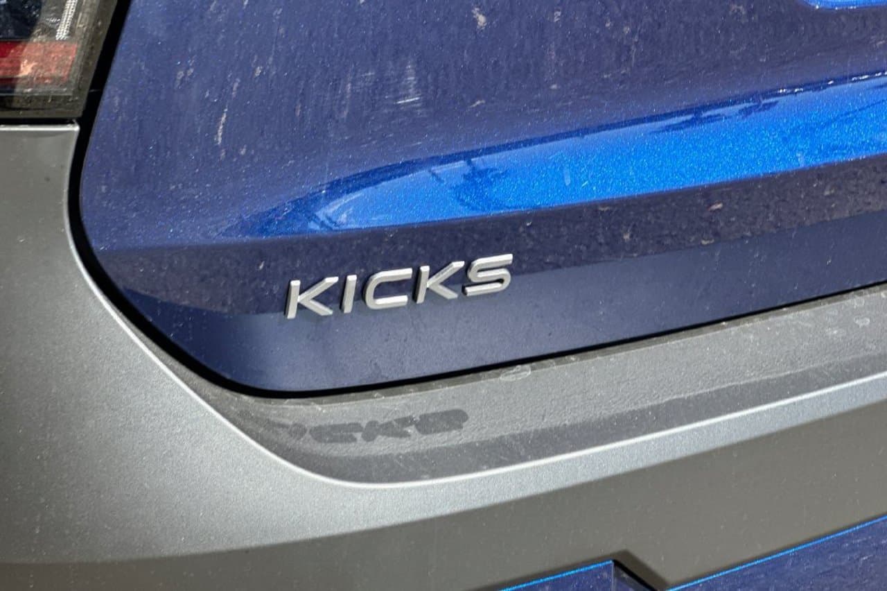 2027 Nissan Kicks SV 22