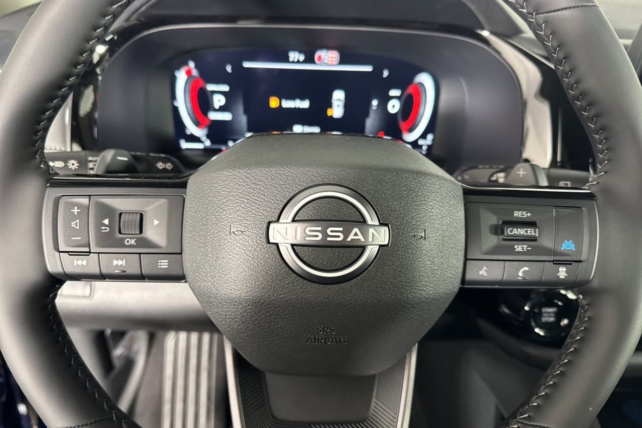 2026 Nissan Pathfinder SL 29