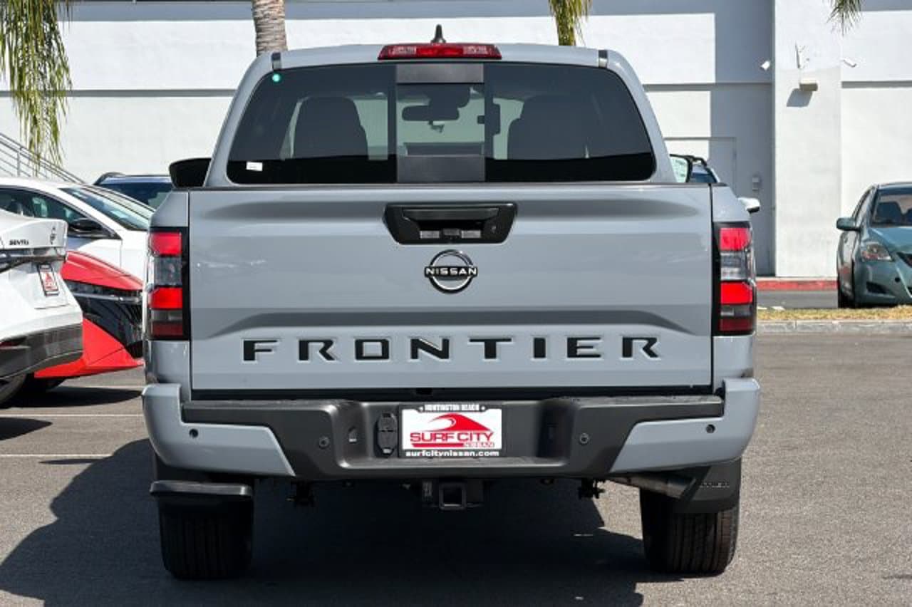 2027 Nissan Frontier SV 4