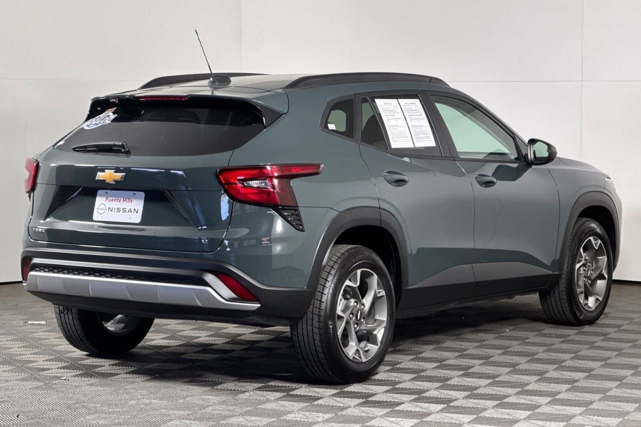 2025 Chevrolet Trax LT 3