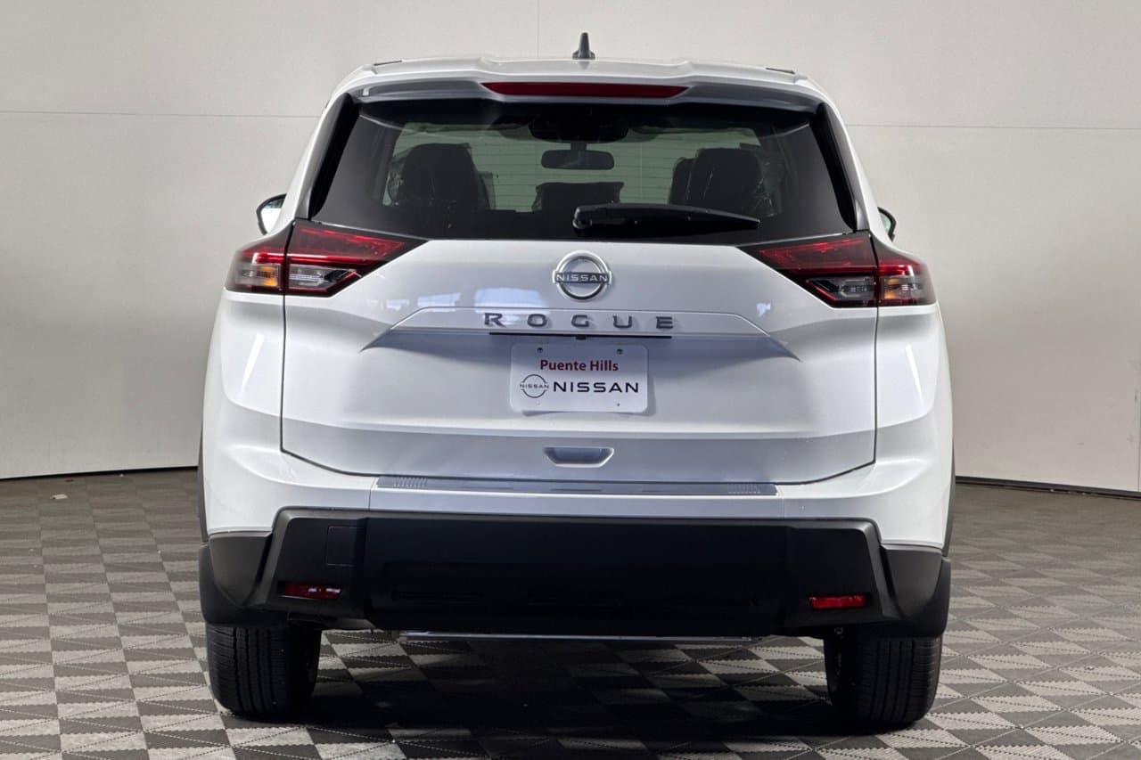 2026 Nissan Rogue SV 35