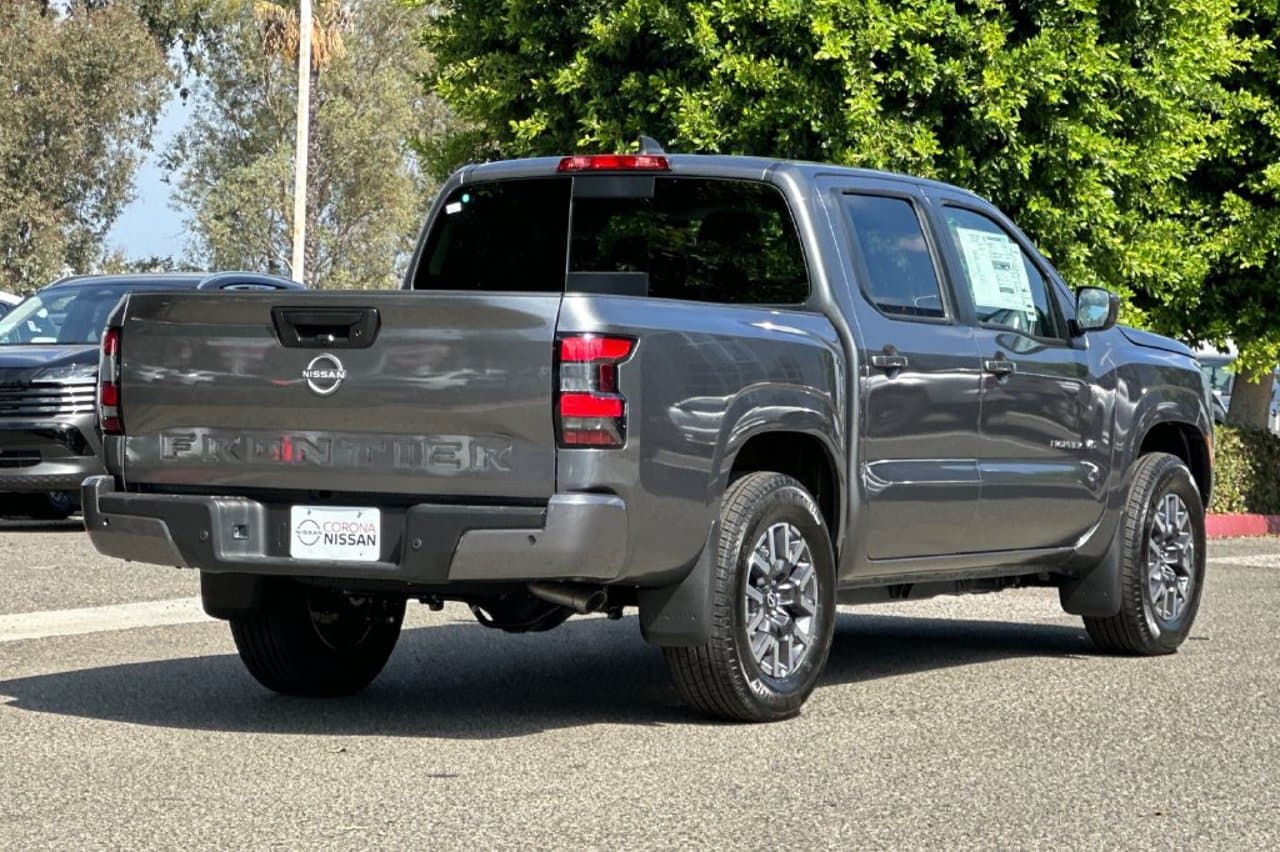 2027 Nissan Frontier SV 4