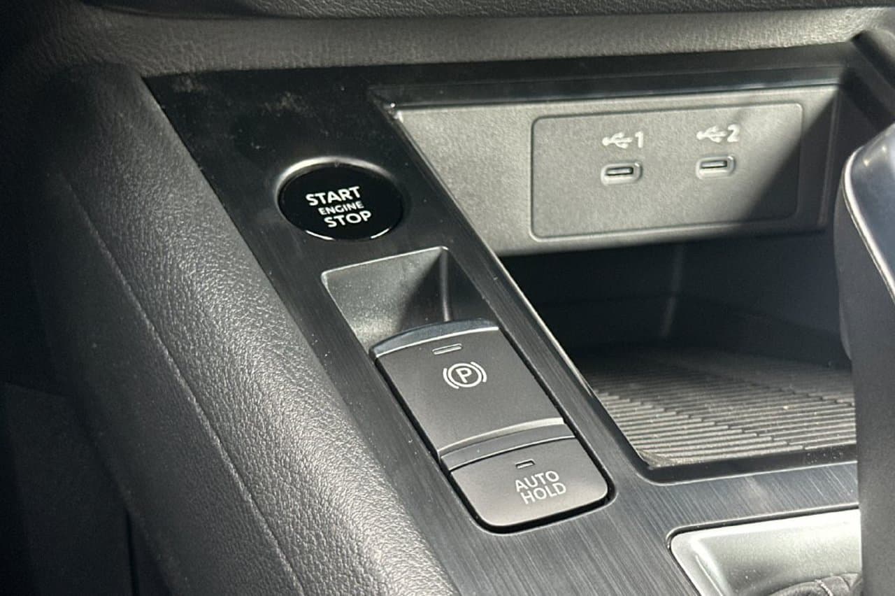 2027 Nissan Kicks S 19