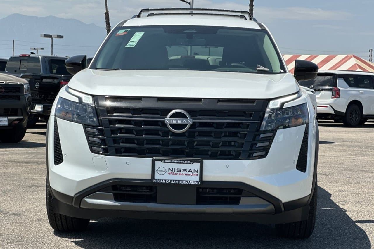 2026 Nissan Pathfinder SL 6