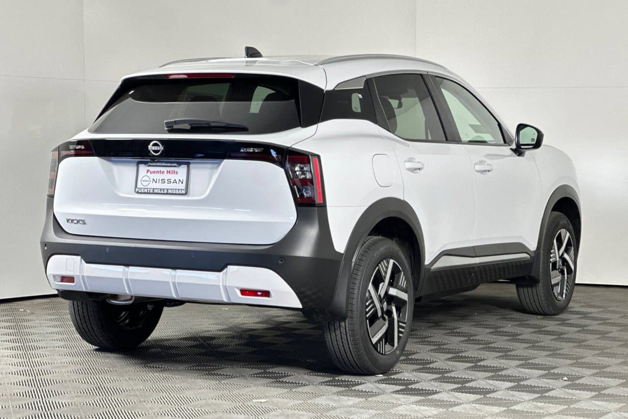 2026 Nissan Kicks SV 3