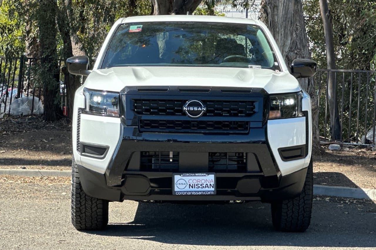 2027 Nissan Frontier SV 7