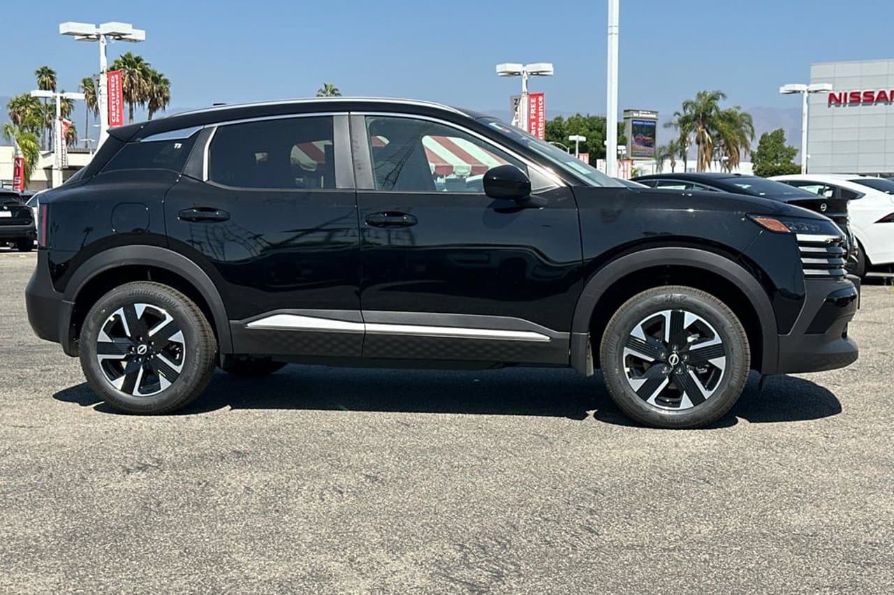 2027 Nissan Kicks SV 2
