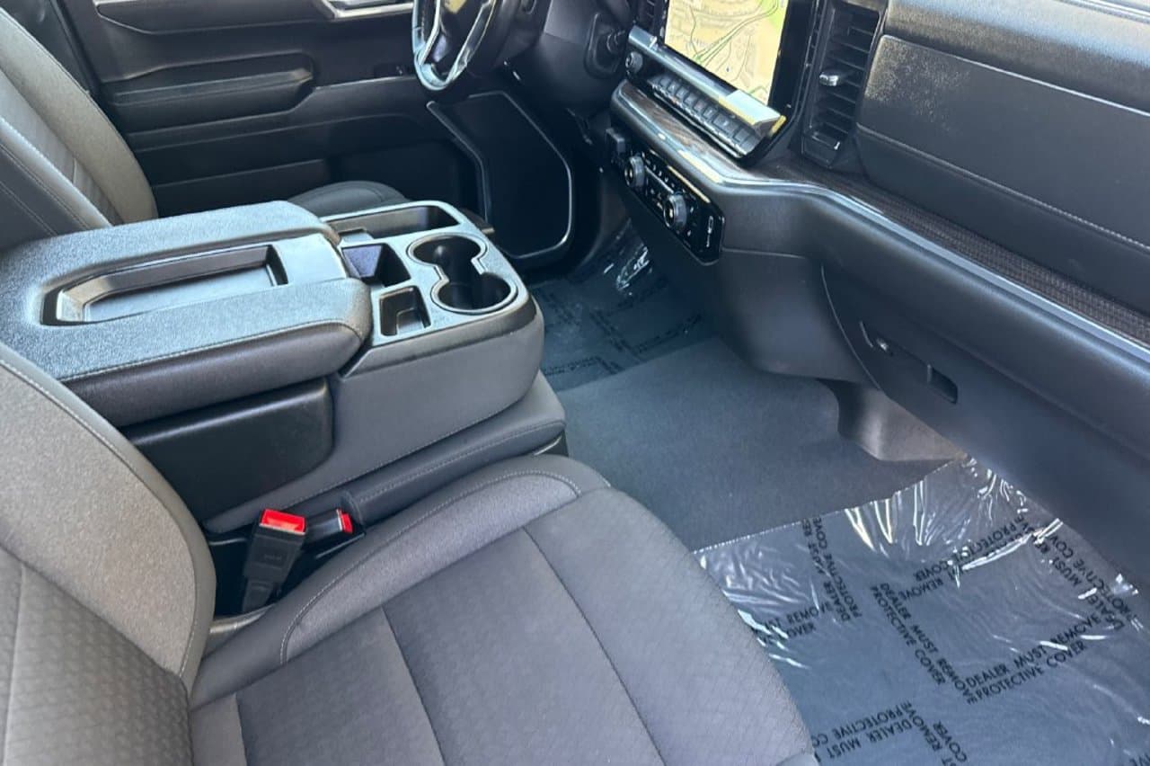 2025 Chevrolet Silverado 1500 LT 13