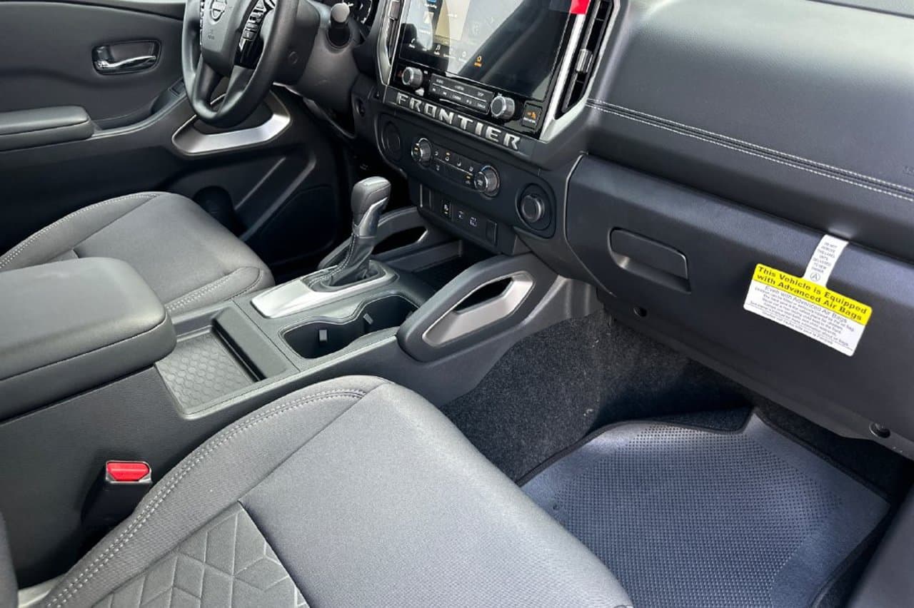 2027 Nissan Frontier SV 13