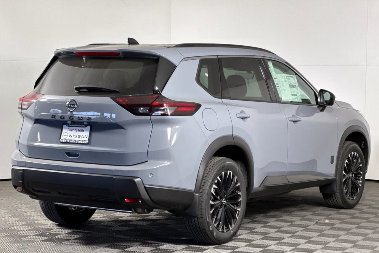 2026 Nissan Rogue Dark Armor 3