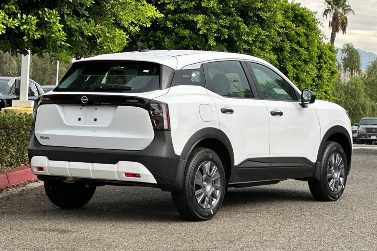 2027 Nissan Kicks S 4