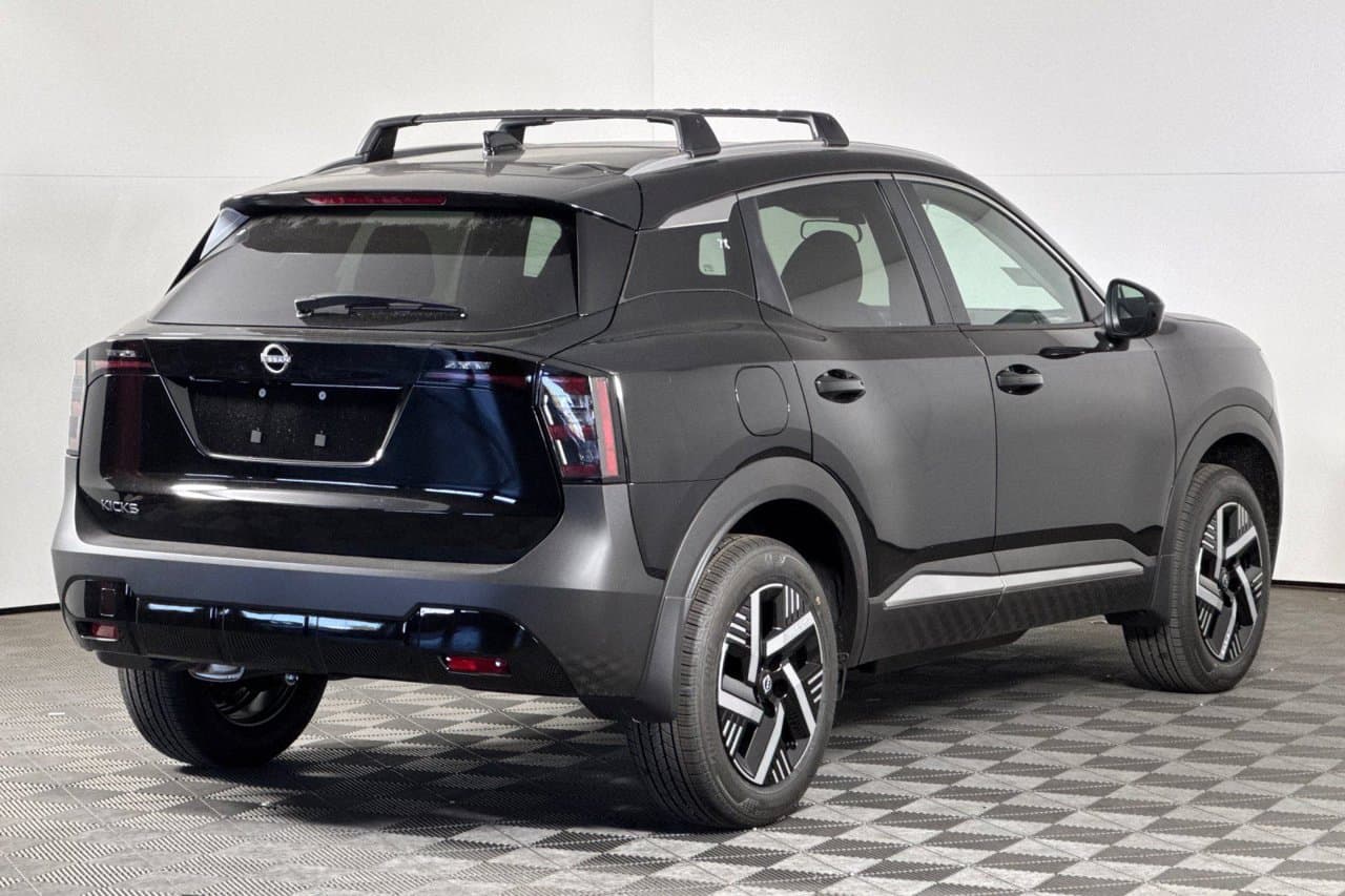 2027 Nissan Kicks SV 3