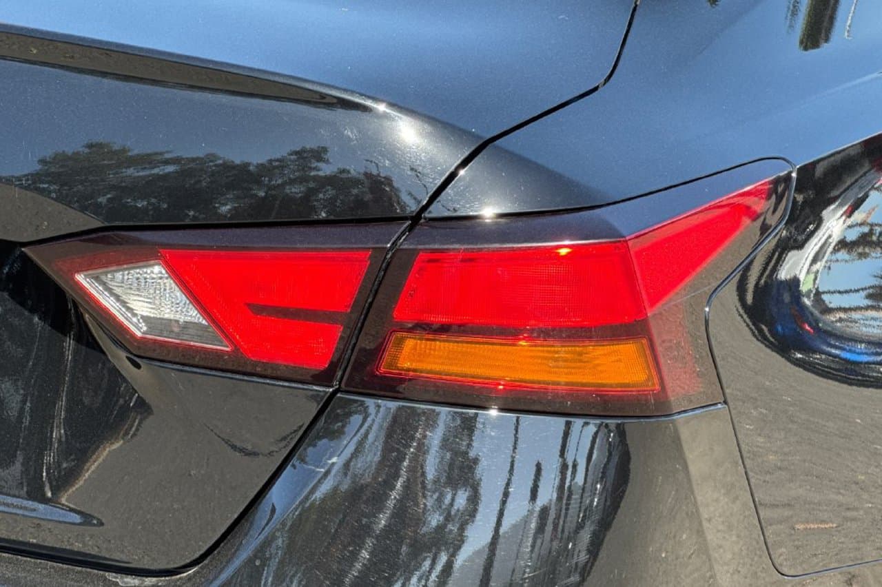 2025 Nissan Altima SV 22
