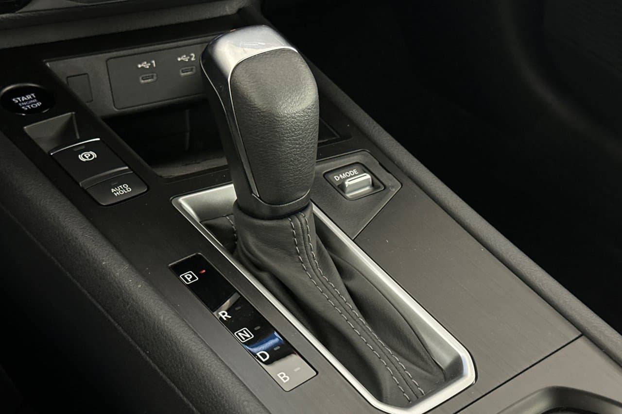 2026 Nissan Kicks SV 18