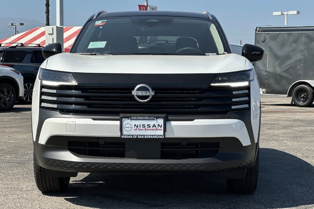 2027 Nissan Kicks SV 6