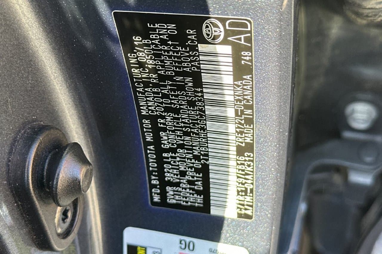 2016 Toyota Corolla LE 22