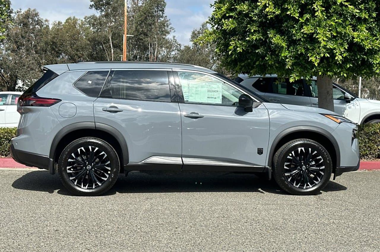 2026 Nissan Rogue Dark Armor 3