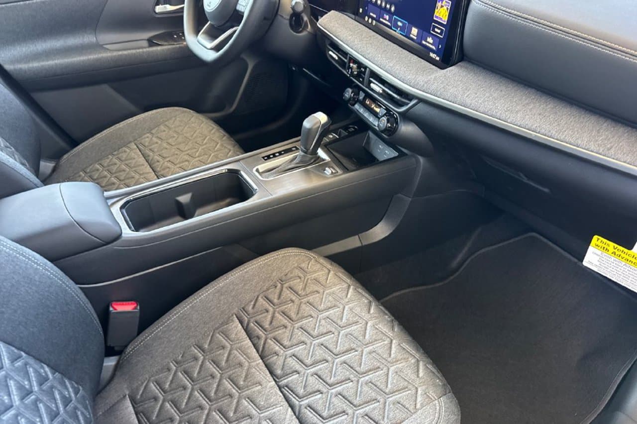 2027 Nissan Kicks SV 14