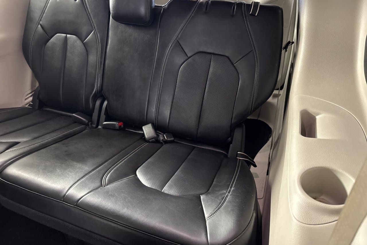 2024 Chrysler Pacifica Touring L 12