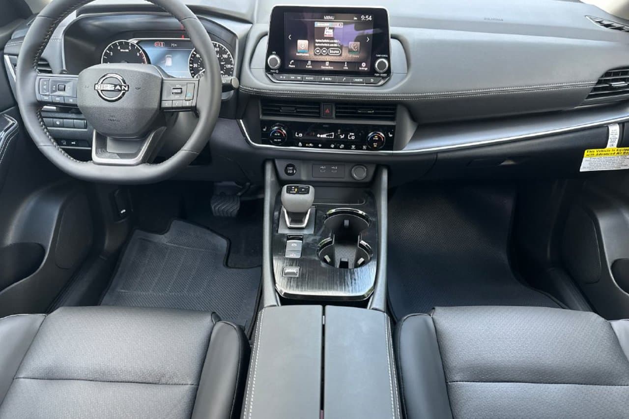 2026 Nissan Rogue Dark Armor 11