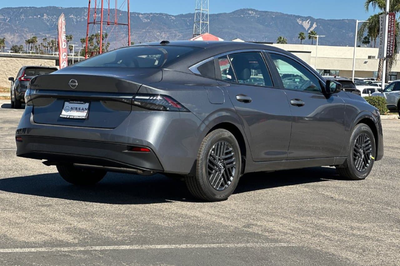 2027 Nissan Sentra SR 3