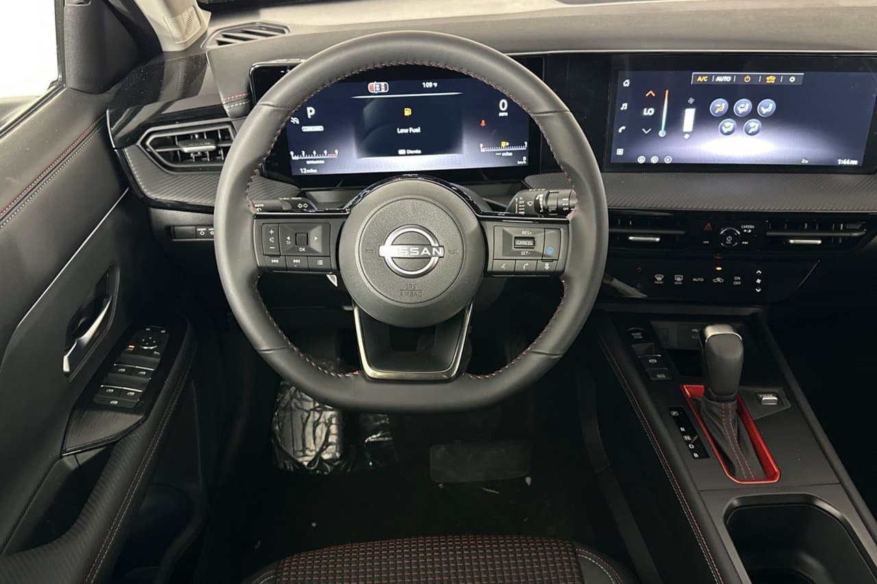 2026 Nissan Kicks SR 28
