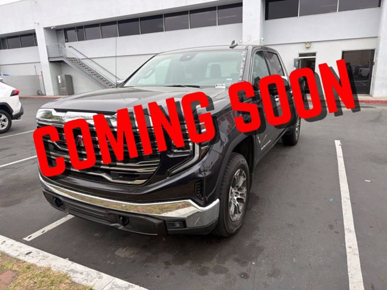 2025 GMC Sierra 1500 SLT 1