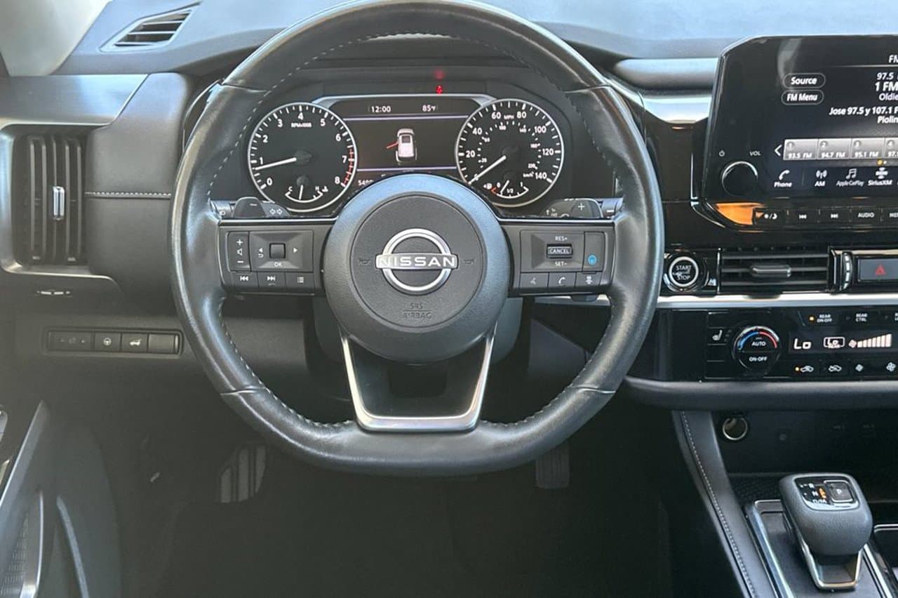 2024 Nissan Pathfinder SL 12