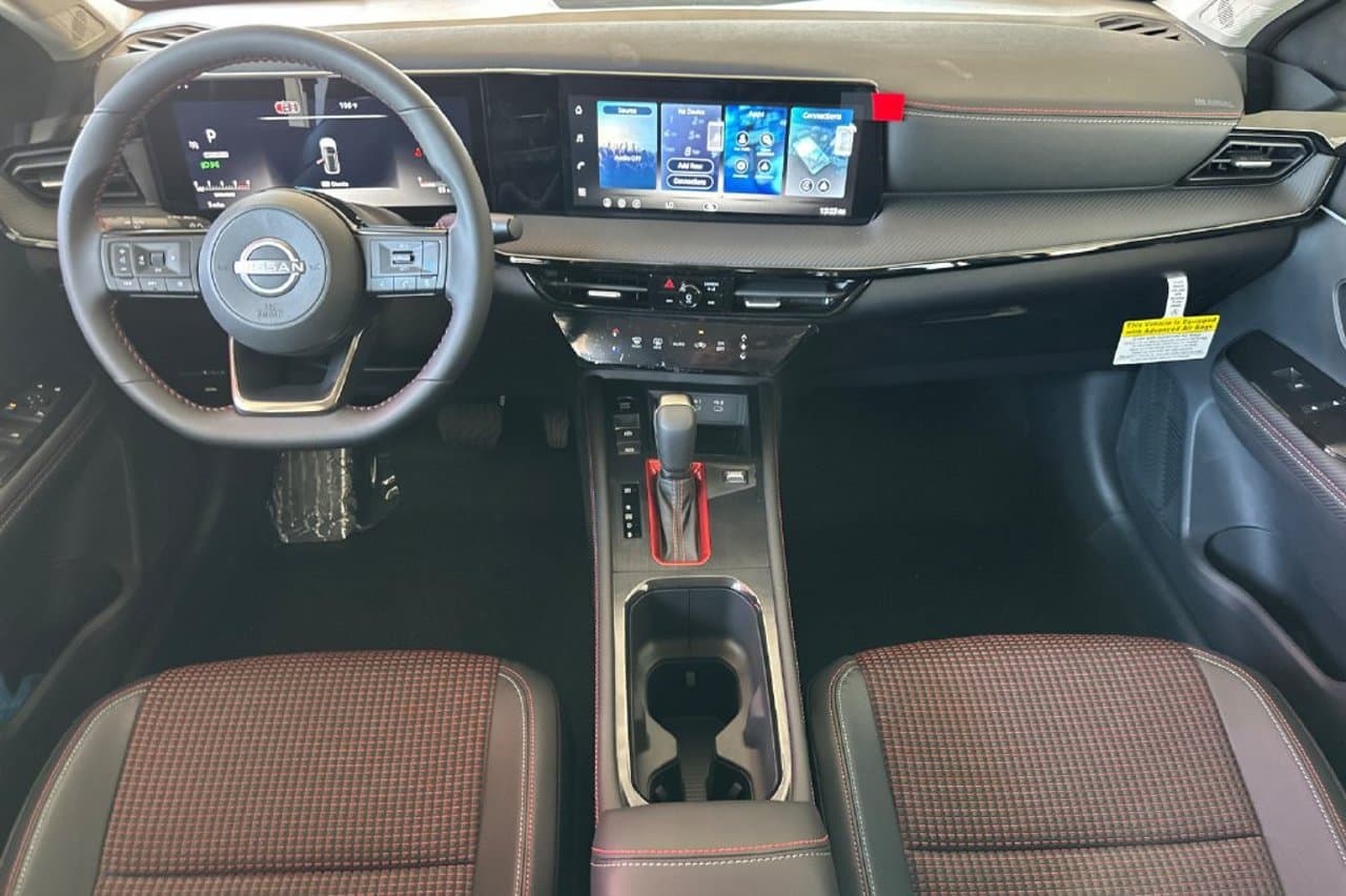 2027 Nissan Kicks SR 10