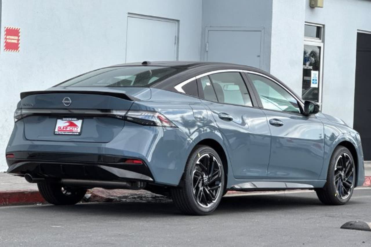 2027 Nissan Sentra SR 3