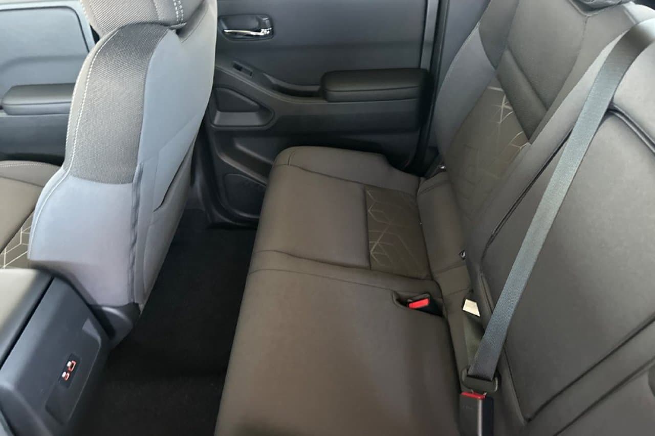 2026 Nissan Frontier SV 9