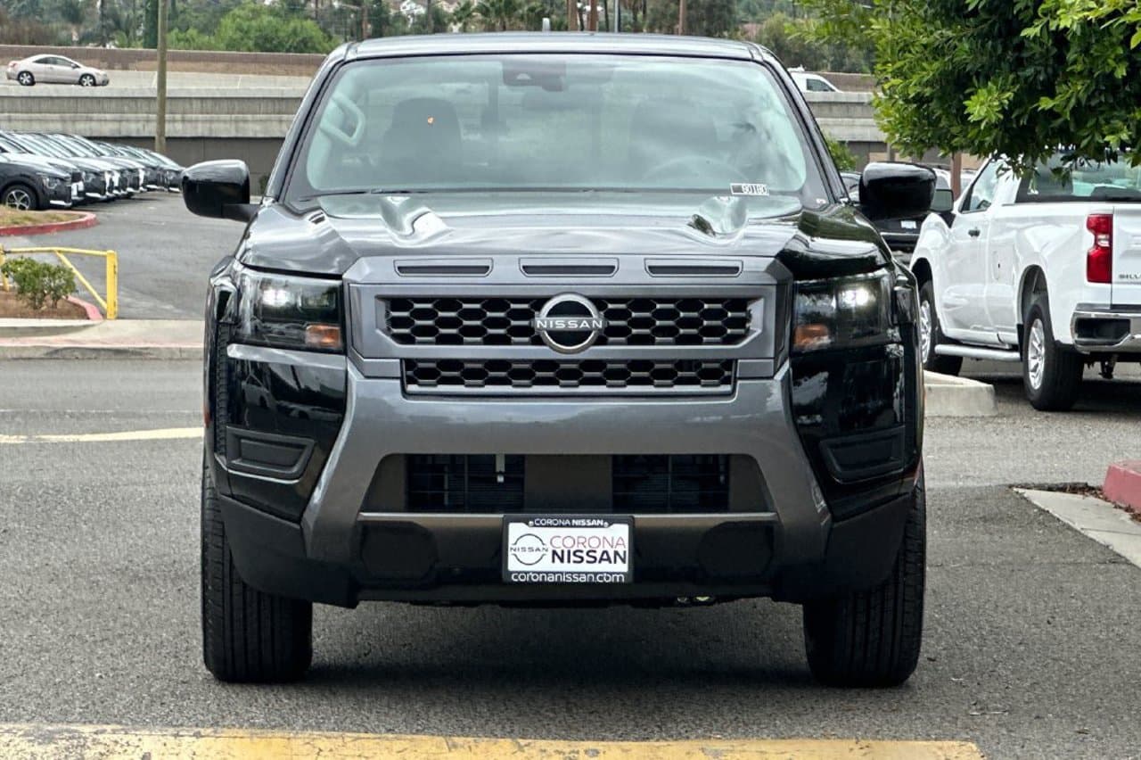 2027 Nissan Frontier SV 7