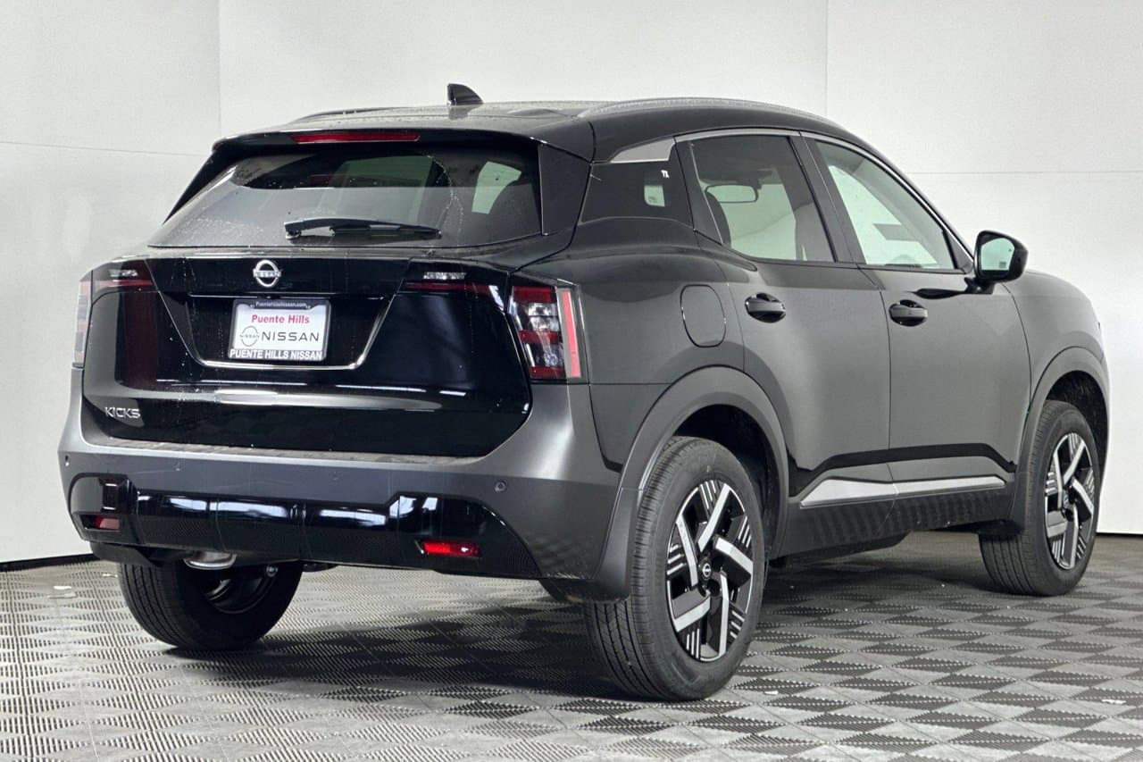 2026 Nissan Kicks SV 3