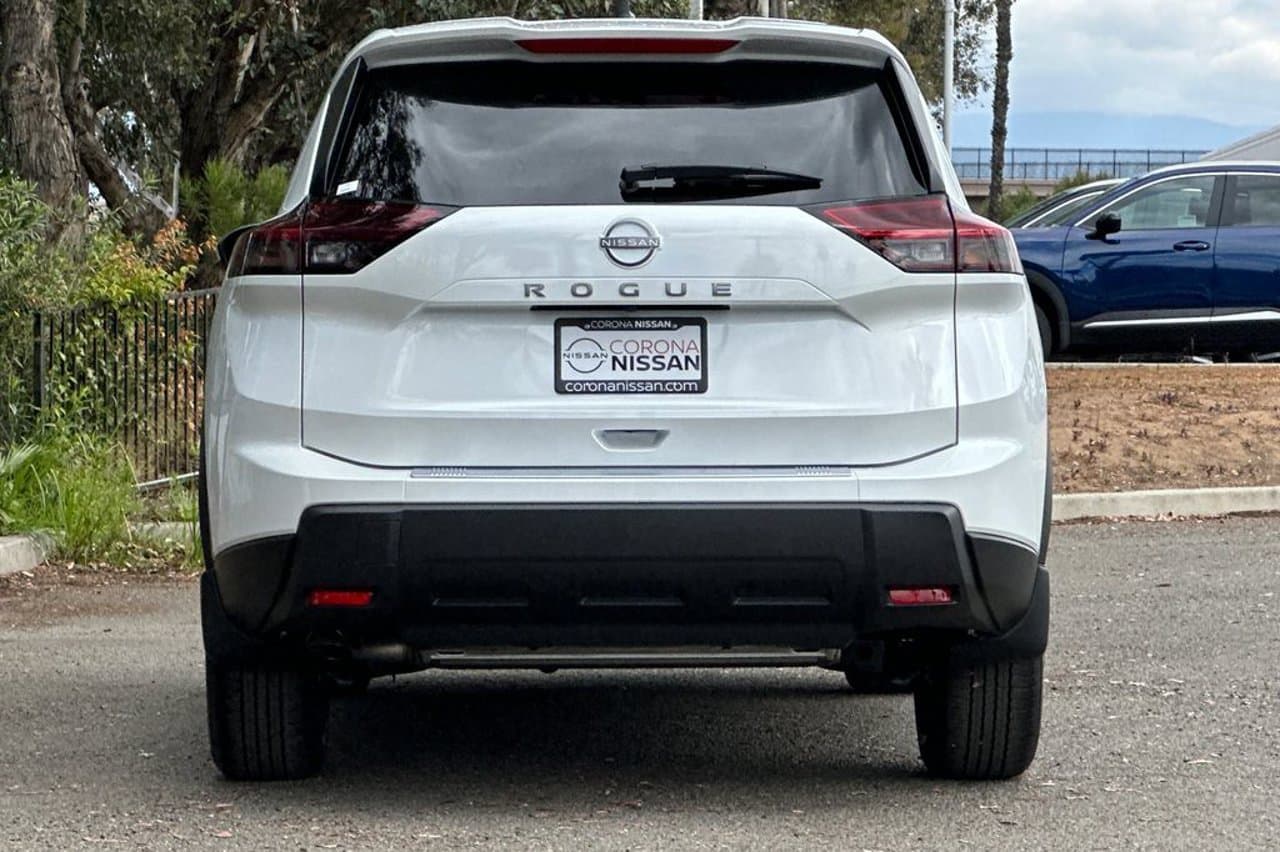 2026 Nissan Rogue SV 5