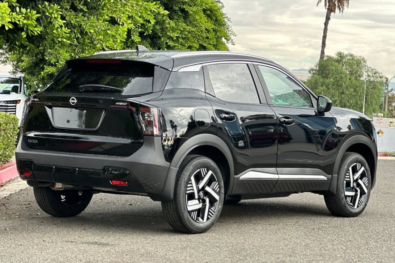 2027 Nissan Kicks SV 4