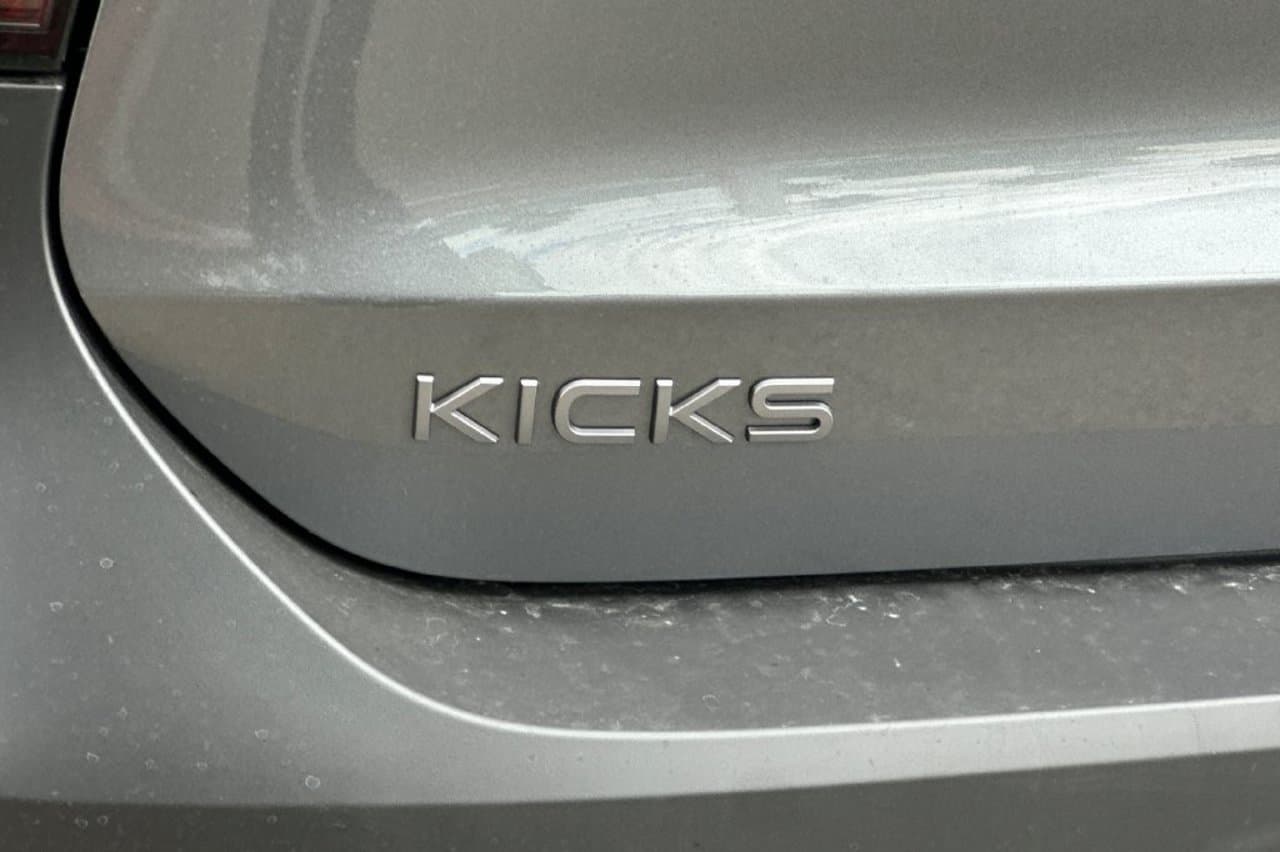2027 Nissan Kicks S 23