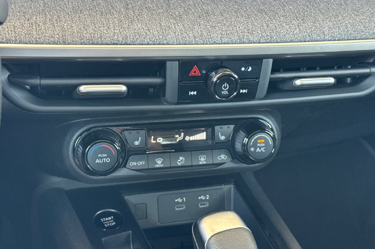 2027 Nissan Kicks SV 18