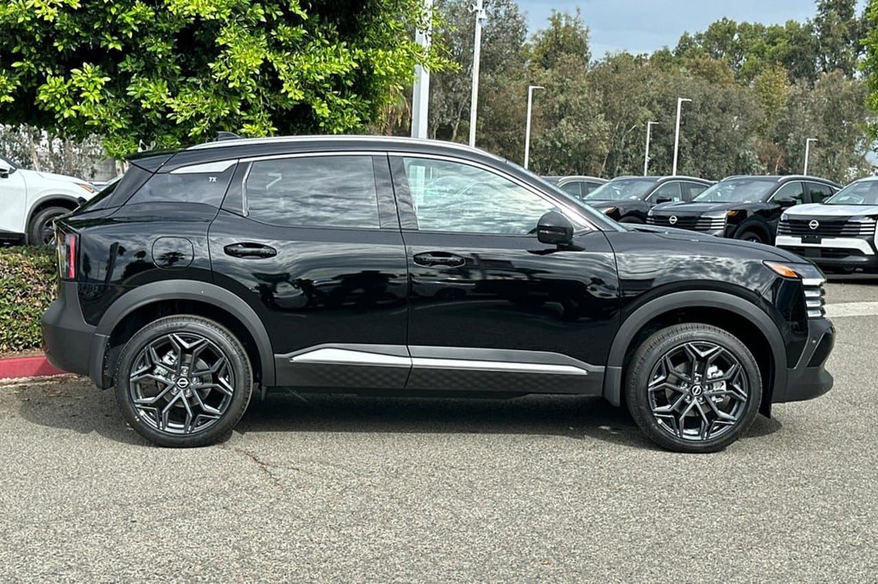 2027 Nissan Kicks SR 3