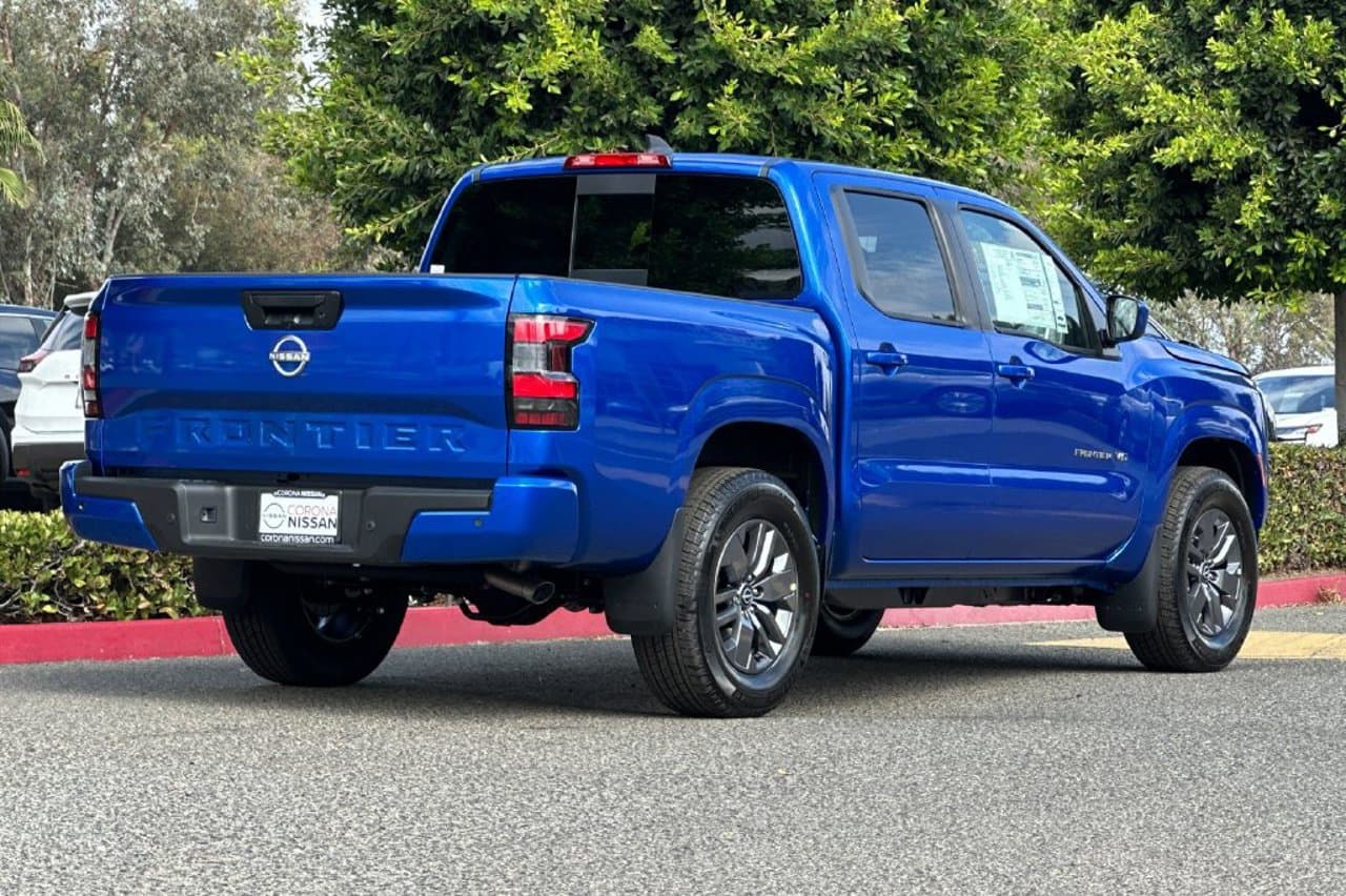 2027 Nissan Frontier SV 4