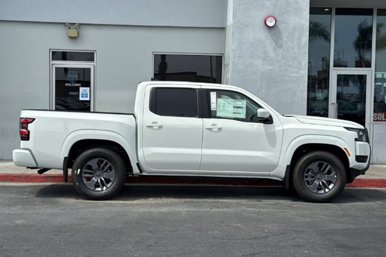 2026 Nissan Frontier SV 2