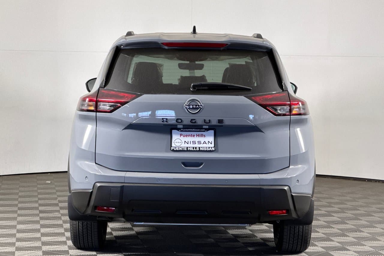 2026 Nissan Rogue Dark Armor 4
