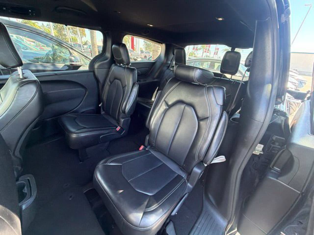2025 Chrysler Pacifica Select 5