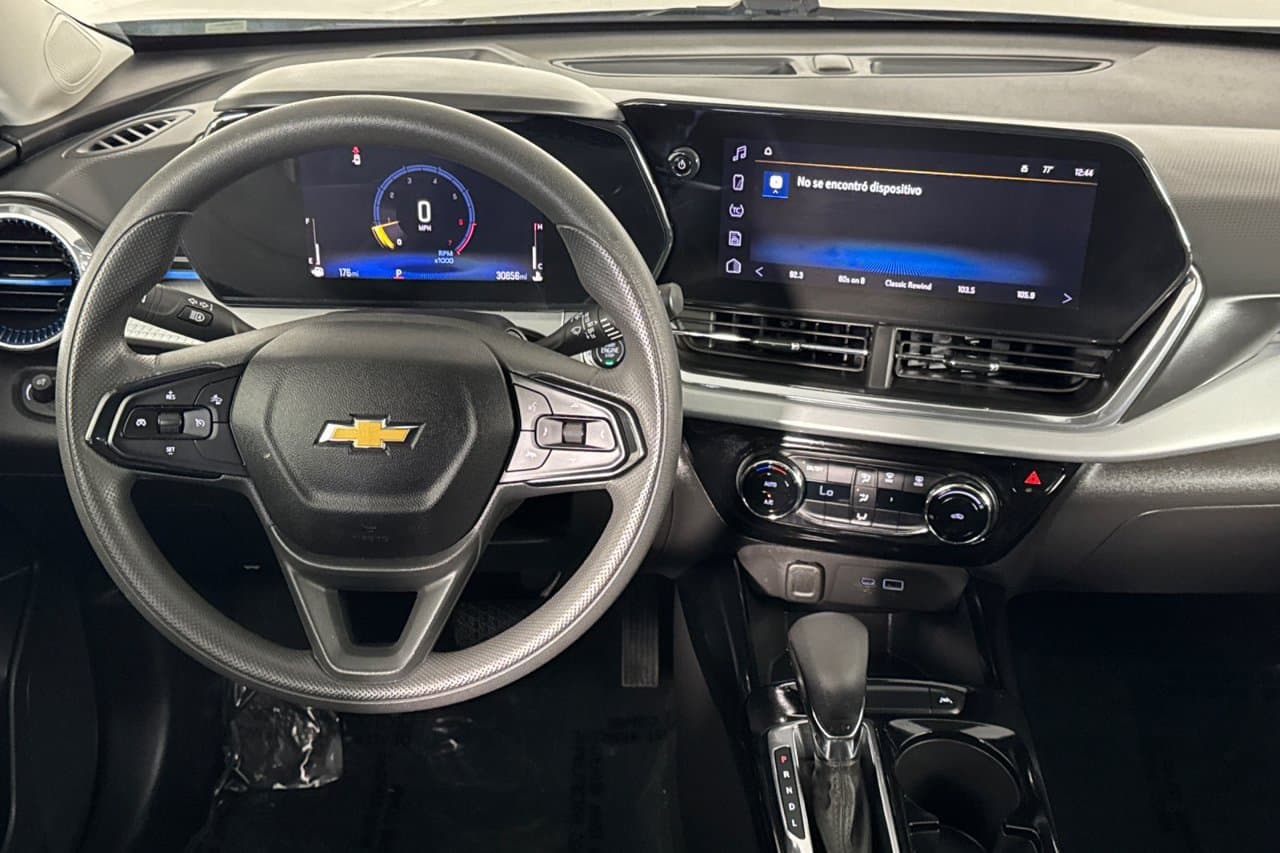 2025 Chevrolet Trax LT 11
