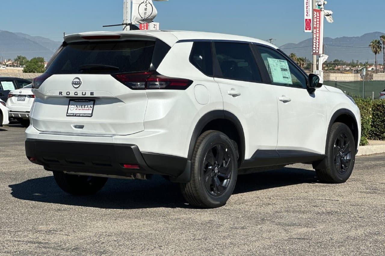2026 Nissan Rogue SV 3