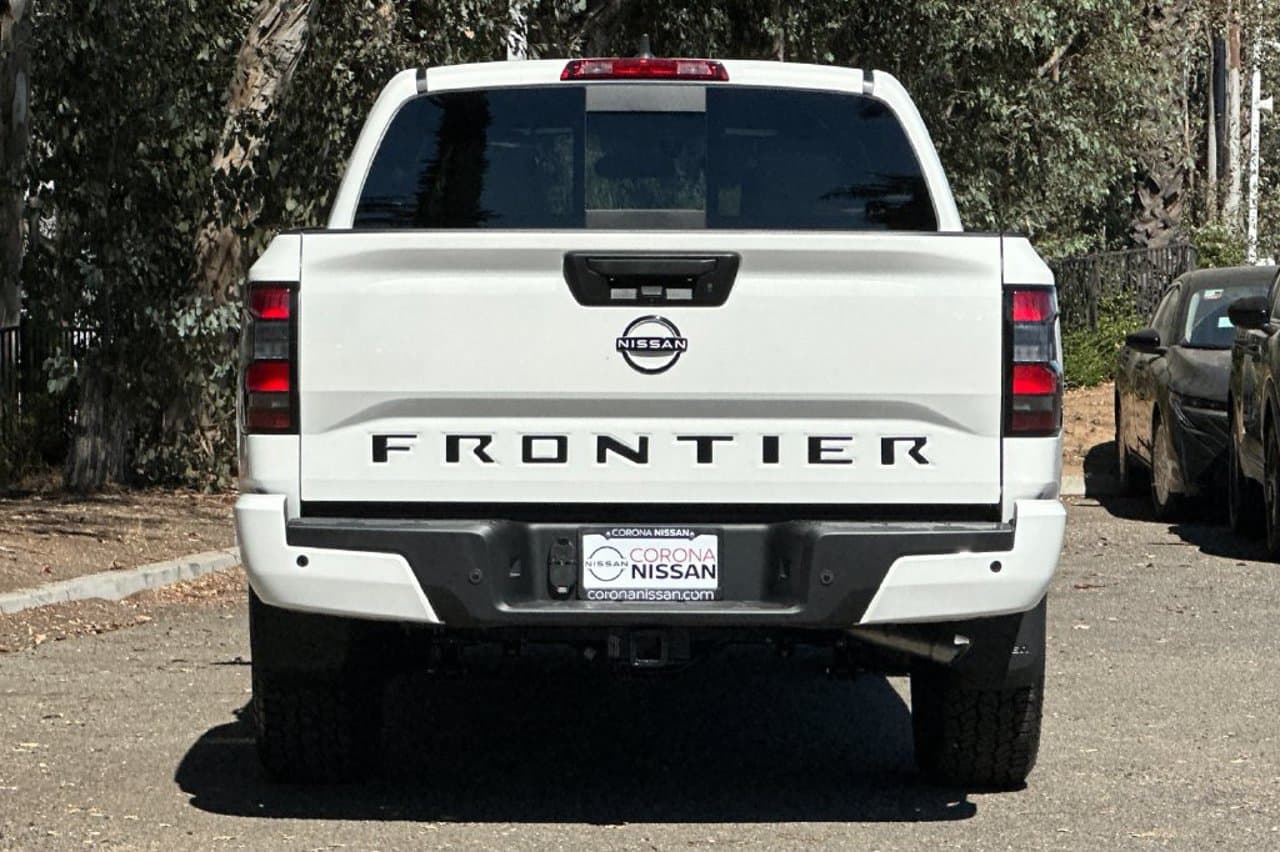 2027 Nissan Frontier SV 5