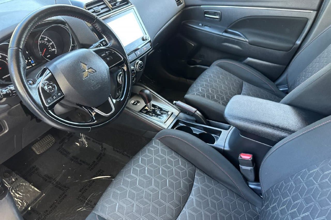 2025 Mitsubishi Outlander Sport 8