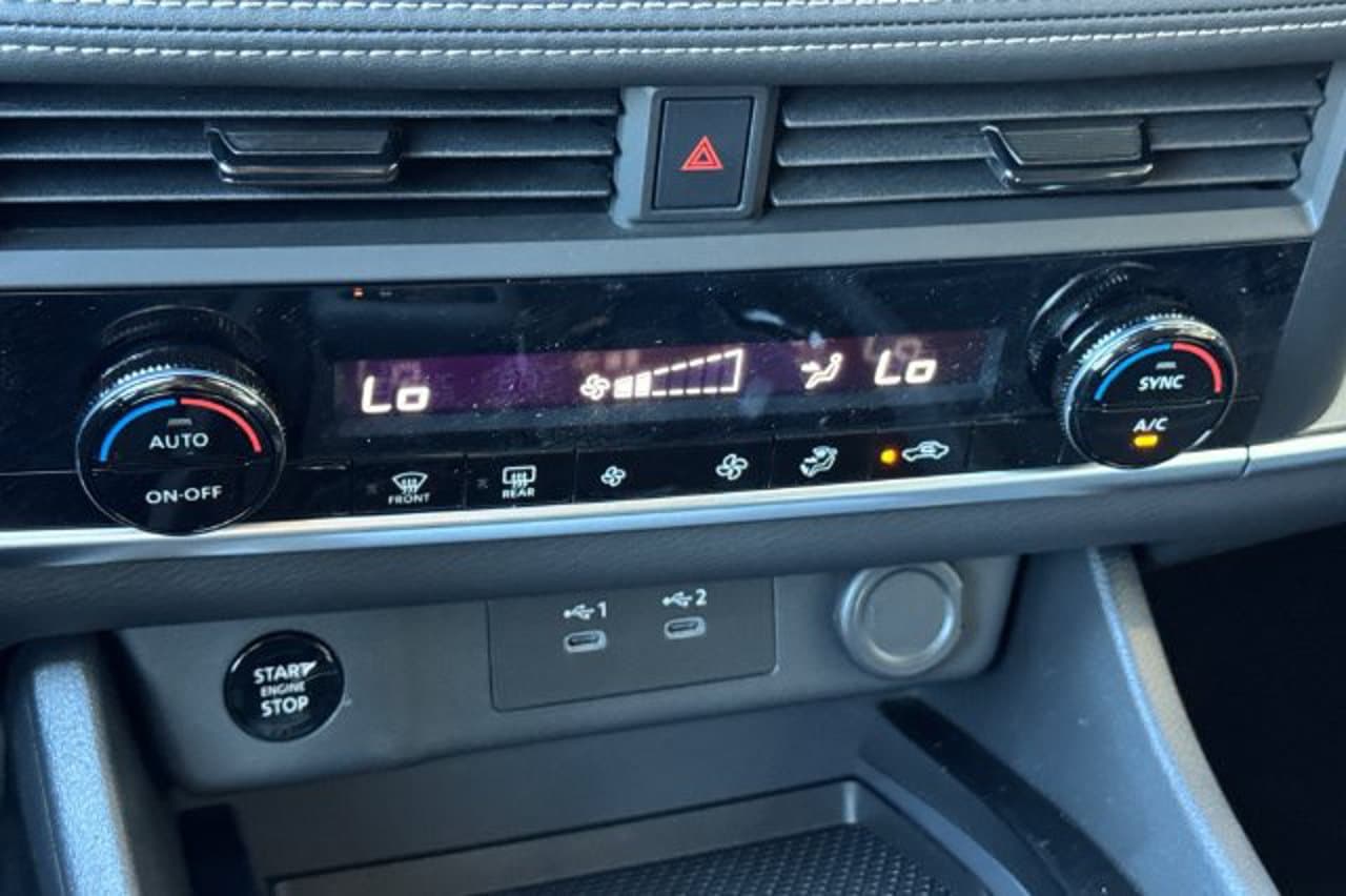 2026 Nissan Rogue SV 17